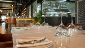 A restaurant or other place to eat at Porta e Alpeve