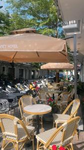 Restaurace v ubytování Nét Việt Hotel Vincom Sóc Trăng