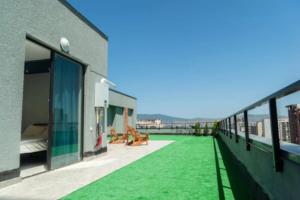 Balkón nebo terasa v ubytování Epic 1Bed unit Huge Balcony area + 11 fotografií