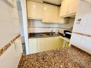 A kitchen or kitchenette at A2 - Calasol - 2004 Finestrat