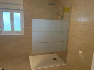 Koupelna v ubytování Le Rouet + 6 fotografií