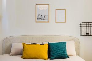 Morcote Limone Suite mit traumhafter Seesicht客房内的一张或多张床位