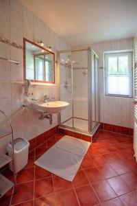 Phòng tắm tại Ferienwohnung Scharfetter Anna