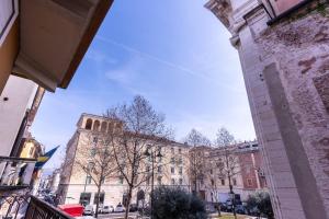 Το κτήριο όπου στεγάζεται  το διαμέρισμα