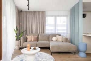 Posedenie v ubytovaní Klimatyzowany Apartament Blisko Parku w Krakowie z 3 Sypialniami, Wanną i Parkingiem by Renters Prestige