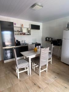 Kuchyň nebo kuchyňský kout v ubytování Casa de praia