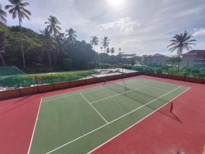 Tenis a/nebo squash v ubytování Apartamento 01 Quarto no Eco Resort - Ao lado da igrejinha nebo okolí