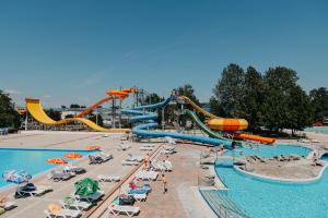 Bazén v ubytování Eurocamp Mobile Homes Terme Catez nebo v jeho okolí