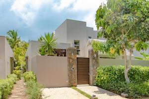Zahrada ubytování Exotic Golf view villa at Anahita + 66 fotografií