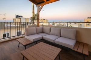 Posezení v ubytování Isola modern loft -private jacuzzi