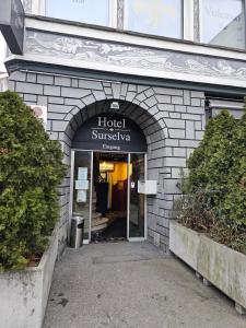 Majutusasutuse Hotel Surselva fassaad või sissepääs