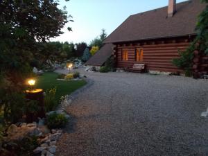 Taman di luar Sruby Suchý - velký srub pro 9 osob