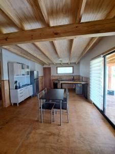 O bucătărie sau chicinetă la Refugio Tringlo