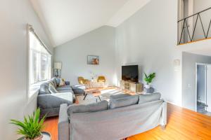 Φωτογραφία από το άλμπουμ του 3 Mi to Dtwn Home with Yard in Newark σε Νιούαρκ