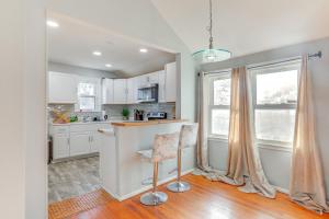 Φωτογραφία από το άλμπουμ του 3 Mi to Dtwn Home with Yard in Newark σε Νιούαρκ