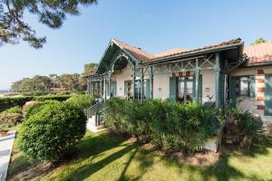 Κήπος έξω από το Villa Madeleine en 1ère ligne pour 17 personnes