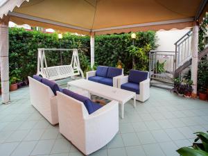 A balcony or terrace at Hotel Sileoni Dépendance Villa Antonio