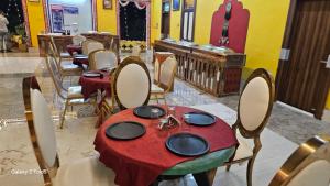 Bundeli Farm Resort & Banquet Orchha餐厅或其他用餐的地方