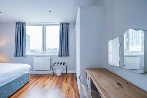 DockView Port 2客房内的一张或多张床位