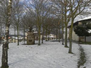 Obiekt Apartamento Rural Arluzepe zimą
