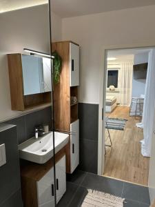 Η κουζίνα ή μικρή κουζίνα στο Kempten zentral 1-Zimmer Wohnung mit Parkplatz