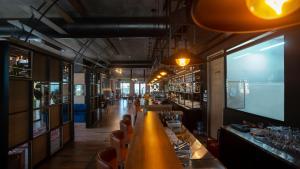 A restaurant or other place to eat at Porta e Alpeve