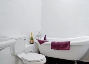 Phòng tắm tại Golygfar Mynydd +19 ảnh