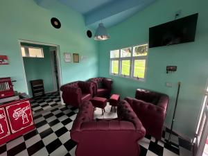 TV a/nebo společenská místnost v ubytování Carroça Arizona, Vila Mágica