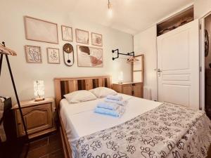 Posteľ alebo postele v izbe v ubytovaní Le Plessis Capitale - Appartement entier avec jardin