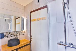 Bilik mandi di Empire New York Signature