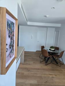 布里斯班Luxury Peppers Infinity Pool Stylish with 2BD & 1C Park的相册照片