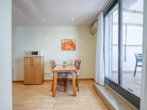 Fotografie z fotogalerie ubytování Apartment in Roses with Beachfront Access v destinaci Roses