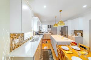 Η κουζίνα ή μικρή κουζίνα στο 82 - 3BR Boston - Stylish Stay near MBTA
