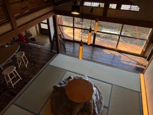 Posezení v ubytování Kawana House where you can enjoy sauna and BBQ while looking at Mt Fuji