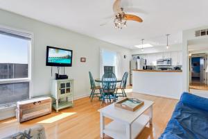 Gallery image of C307A Delightful Diversion Oceanfront Pool in Duck