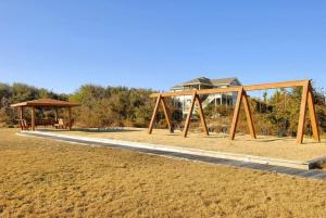 Gallery image of C307A Delightful Diversion Oceanfront Pool in Duck
