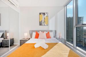 Gallery image of Deluxe 3b2b apt with waterfront and convenient facilities in Sydney