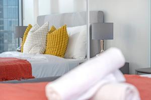 Gallery image of Deluxe 3b2b apt with waterfront and convenient facilities in Sydney
