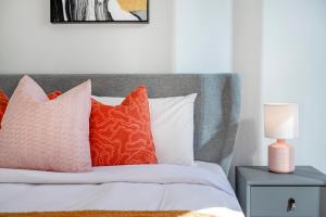 Gallery image of Deluxe 3b2b apt with waterfront and convenient facilities in Sydney