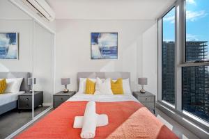 Gallery image of Deluxe 3b2b apt with waterfront and convenient facilities in Sydney