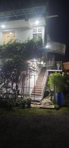 Giardino di VThree Family House