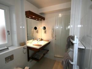 Ένα μπάνιο στο Hotel Les Almadies - Coeur de Ville +35 φωτογραφίες