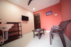 TV a/nebo společenská místnost v ubytování Al Huda