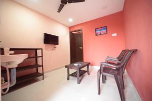 TV a/nebo společenská místnost v ubytování Al Huda