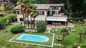 The swimming pool at or close to Wonderful Villa Between Como And Milano