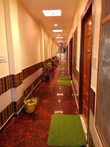 Gallery image of Kaka Guest House in Ayodhya +15 photos