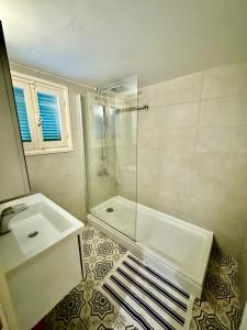 Koupelna v ubytování Begonvil 2 bedroom flat North Nicosia, Turkish Side