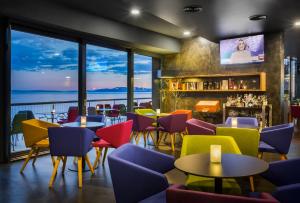 Boutique & Design Hotel Navis tesisinde bir restoran veya yemek mekanı