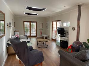 Μια τηλεόραση ή/και κέντρο ψυχαγωγίας στο Hoekwil village house