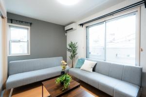 Ruang duduk di LN19 Nouvell Maison 2024年open三宮駅徒歩8分駐車場付20名宿泊可能な4LDK貸切ハウス
